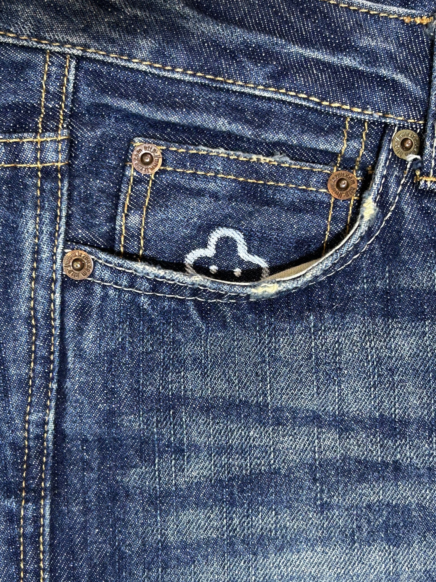 POCKET ESCAPE | Vintage Denim Shorts with Doodle Lines
